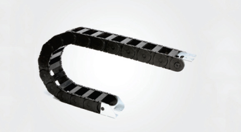 Versatile cable drag chains for industrial applications